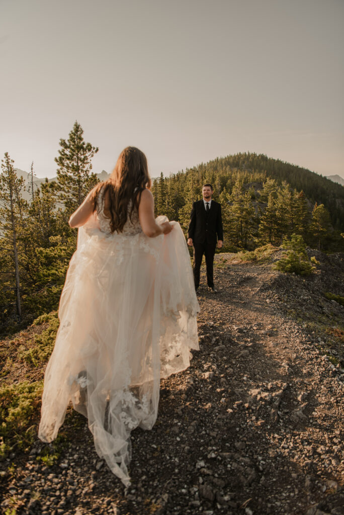 hiking elopement in the canmore