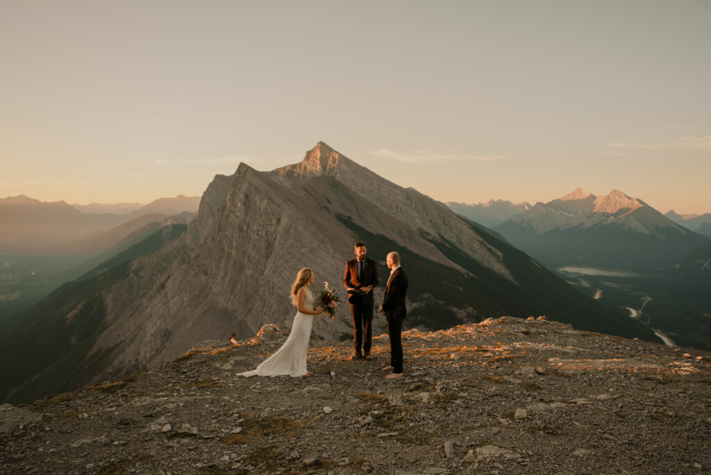 hiking elopement ceremony in canmore