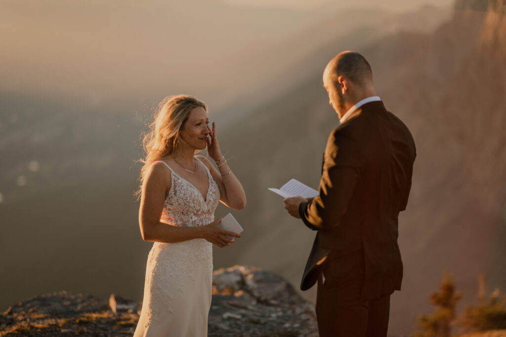hiking elopement ceremony in canmore