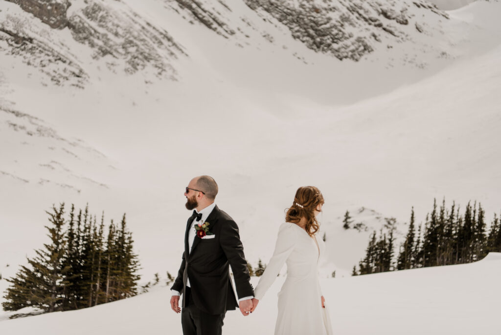 winter helicopter elopement in canmore