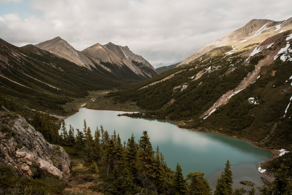 mountain top helicopter elopement in alberta