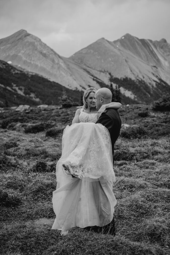 early summer helicopter elopement