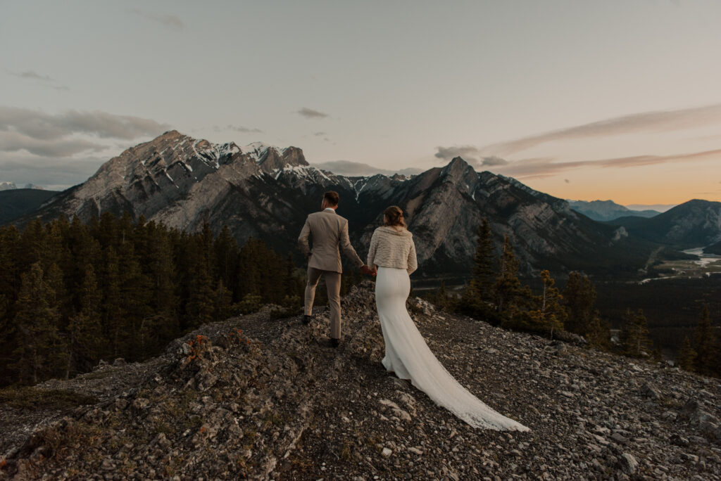 kananaskis sunrise hiking elopement