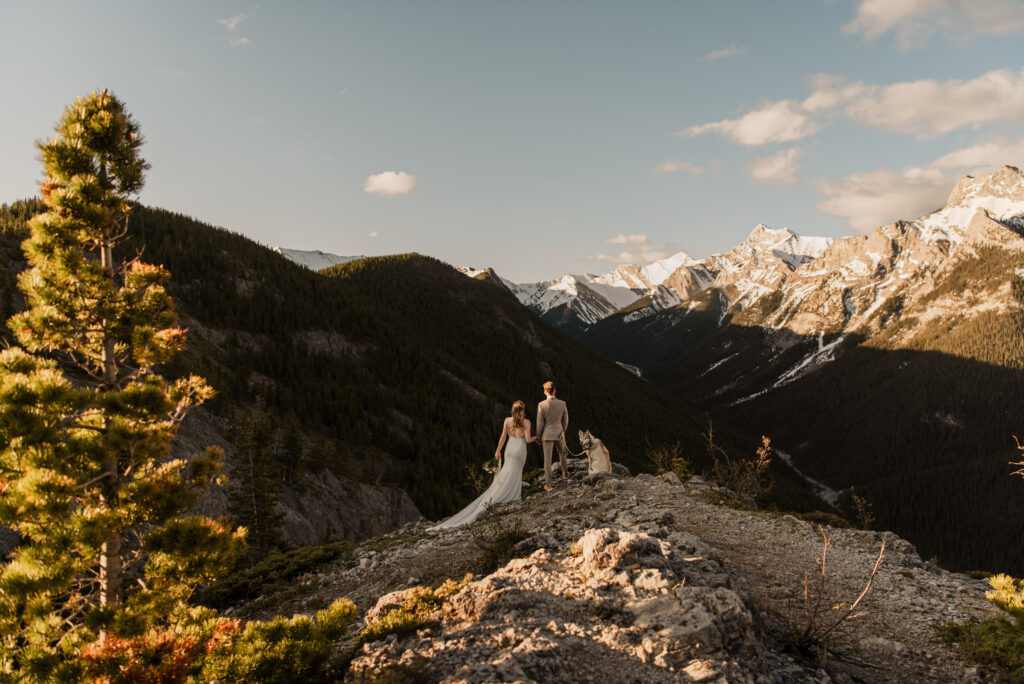 sunrise hiking elopement in kananaskis