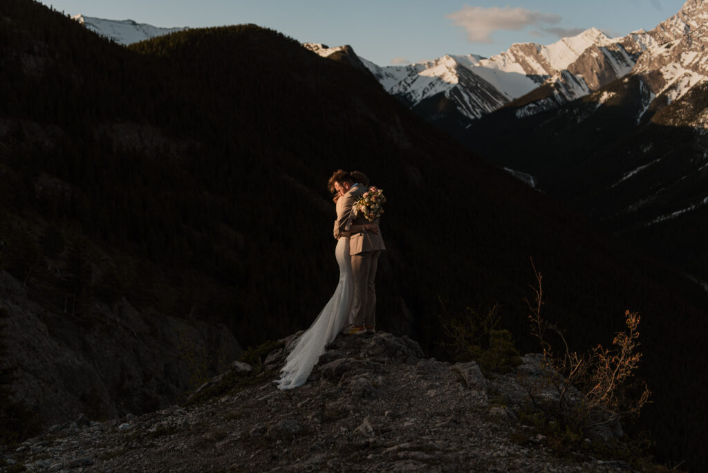 sunrise hiking elopement in kananaskis