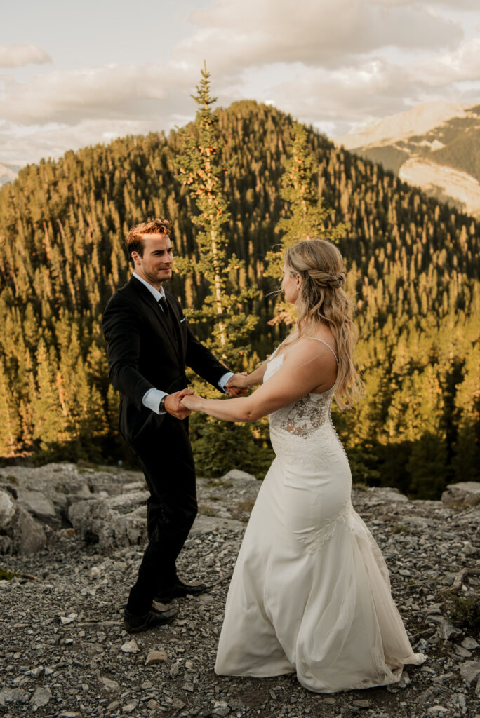 sunrise hiking elopement photographer kananaskis alberta