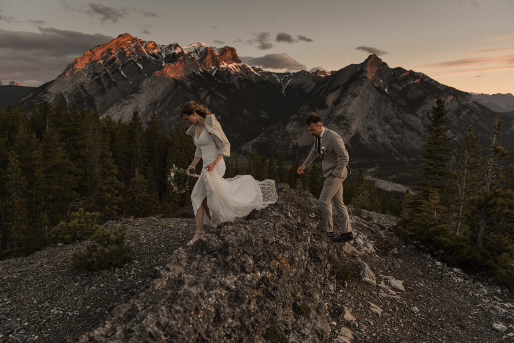 sunrise hiking elopement on Wasootch ridge 