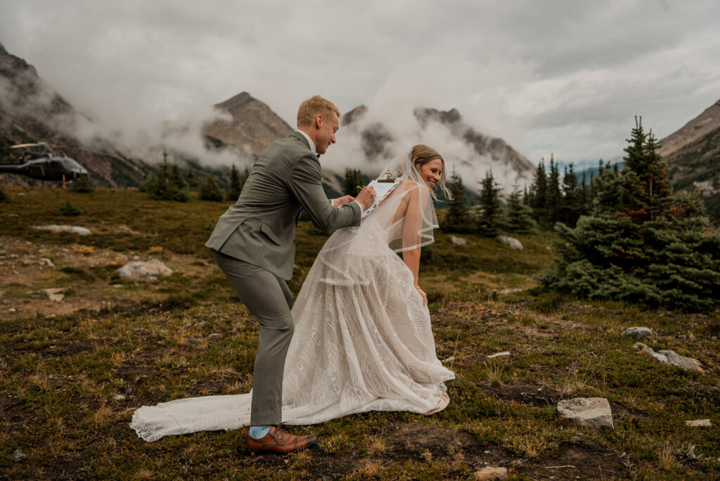 helicopter elopement ceremony at lake of the falls