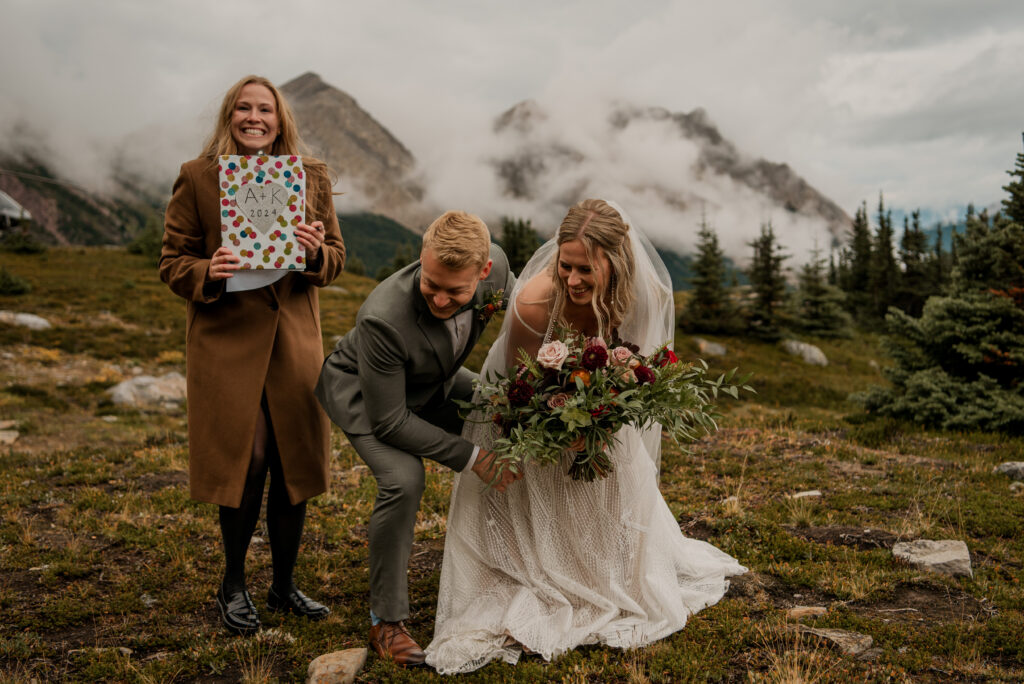 helicopter elopement ceremony at lake of the falls