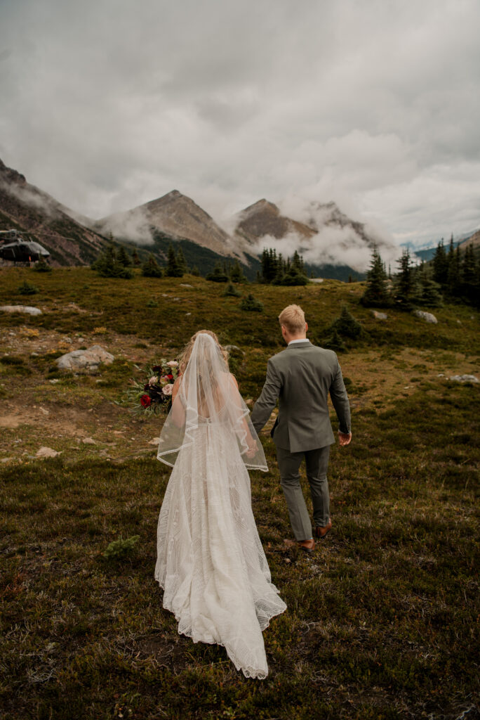 helicopter elopement ceremony at lake of the falls