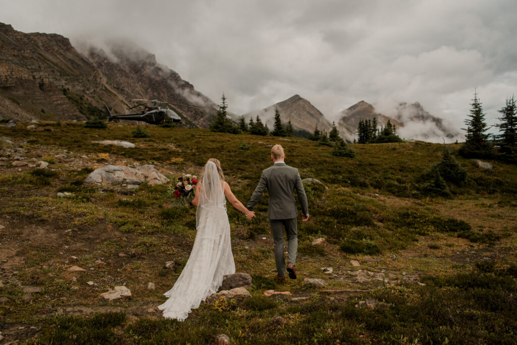 helicopter elopement ceremony at lake of the falls