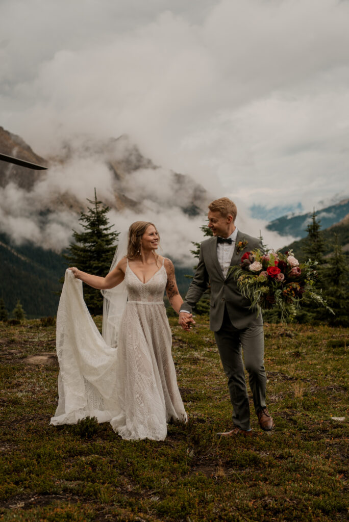 helicopter elopement ceremony at lake of the falls