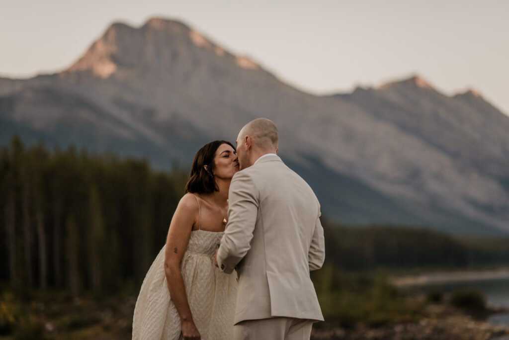 lakeside elopement ceremony canadian rockies