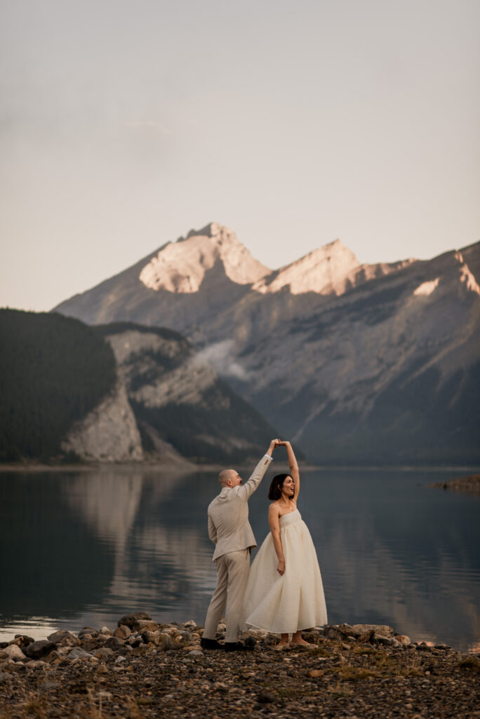 lakeside elopement ceremony canadian rockies