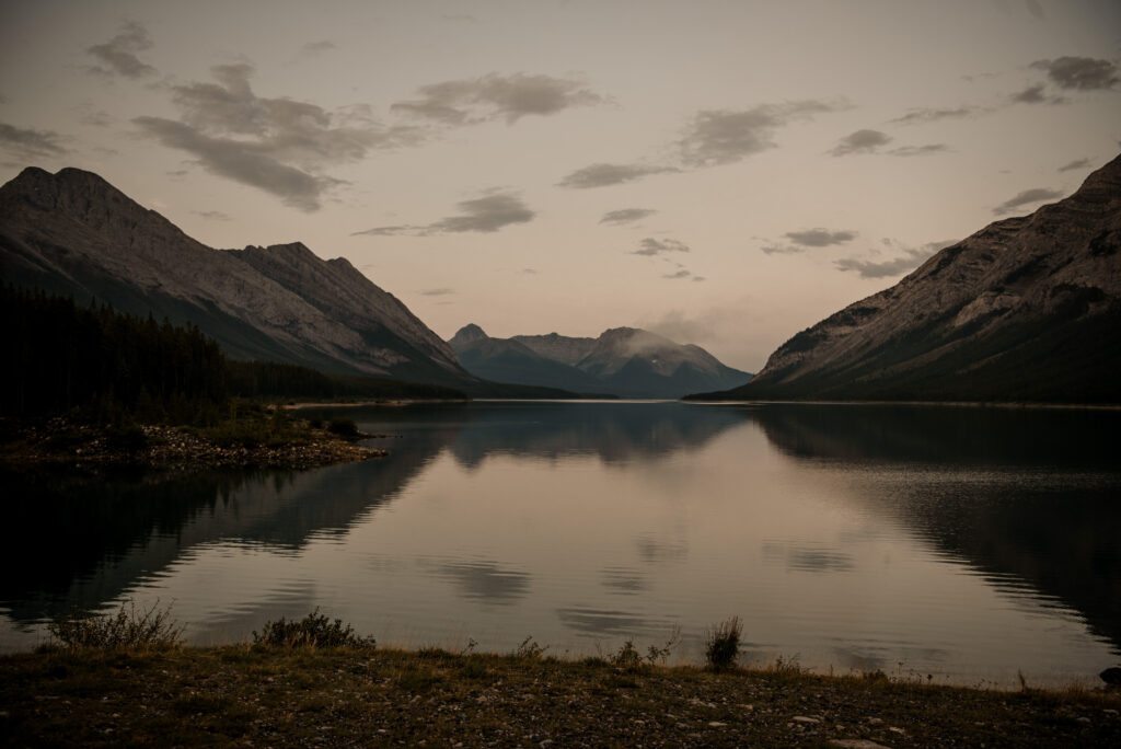 sunrise lakeside elopement in Alberta