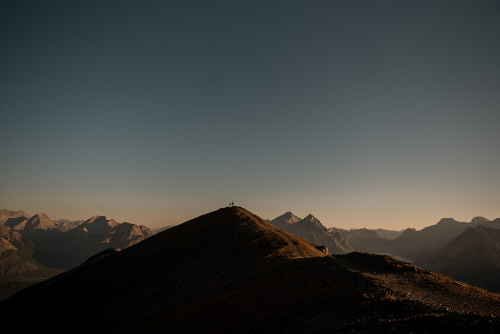tent ridge hiking elopement
